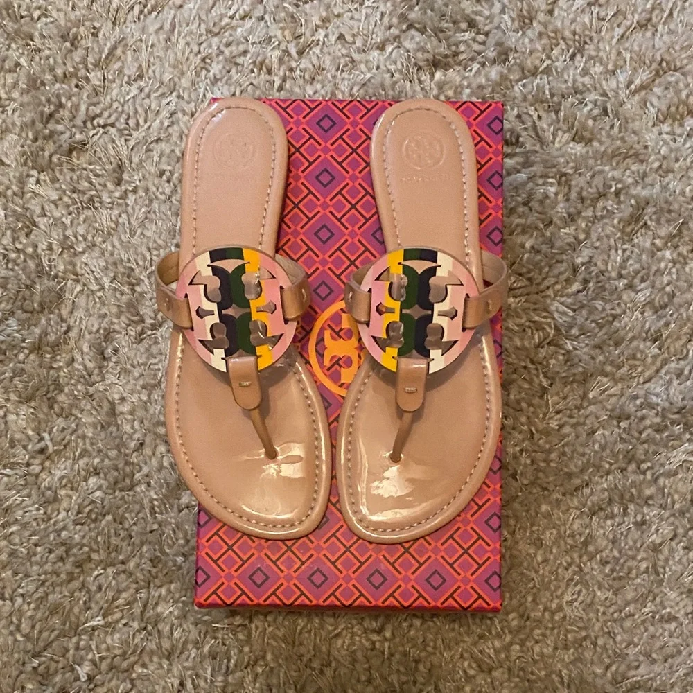 Tory Burch MILLER Printed Patent Leather in Pastel Rainbow and Natural Vachetta - Picture 6 of 8